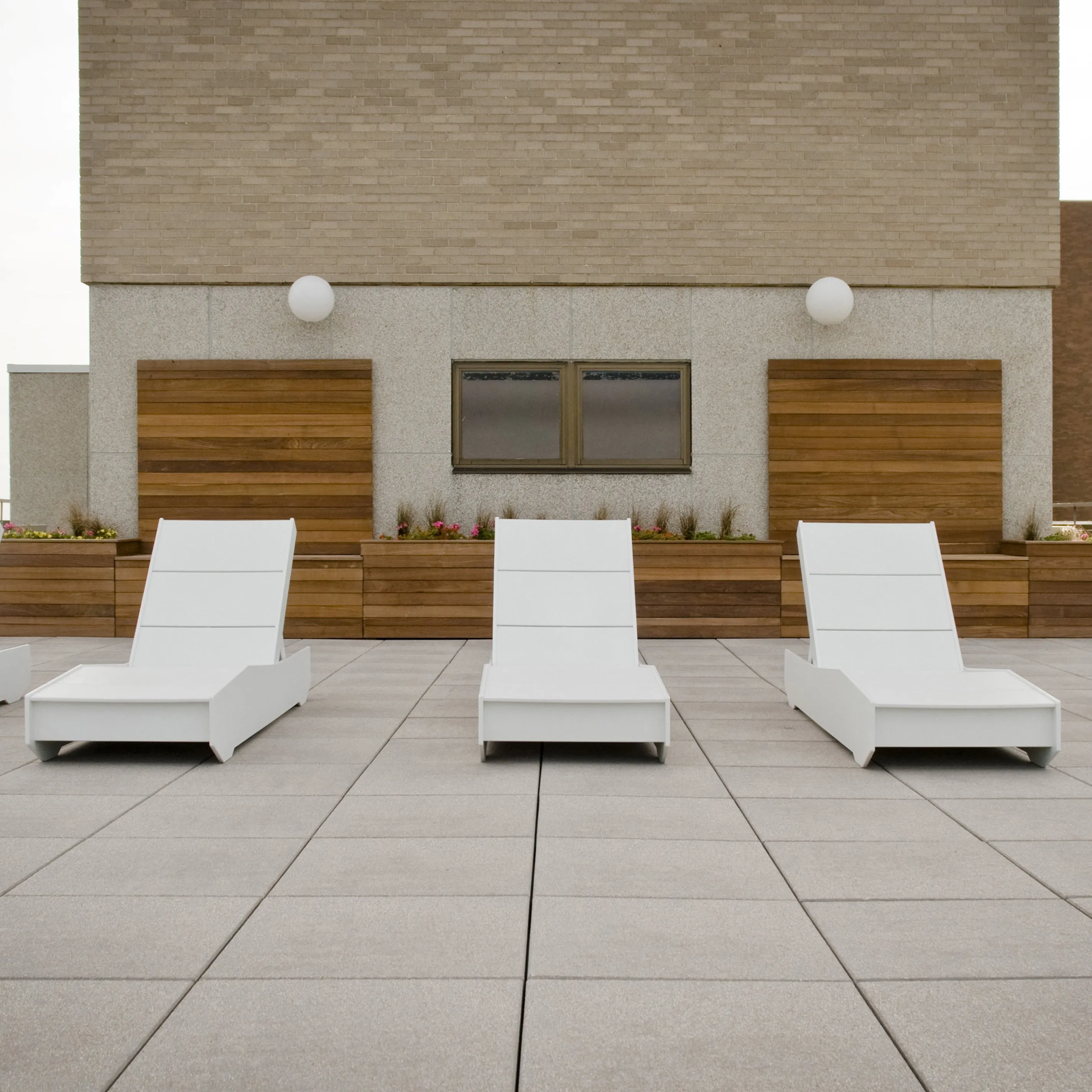 405 Chaise