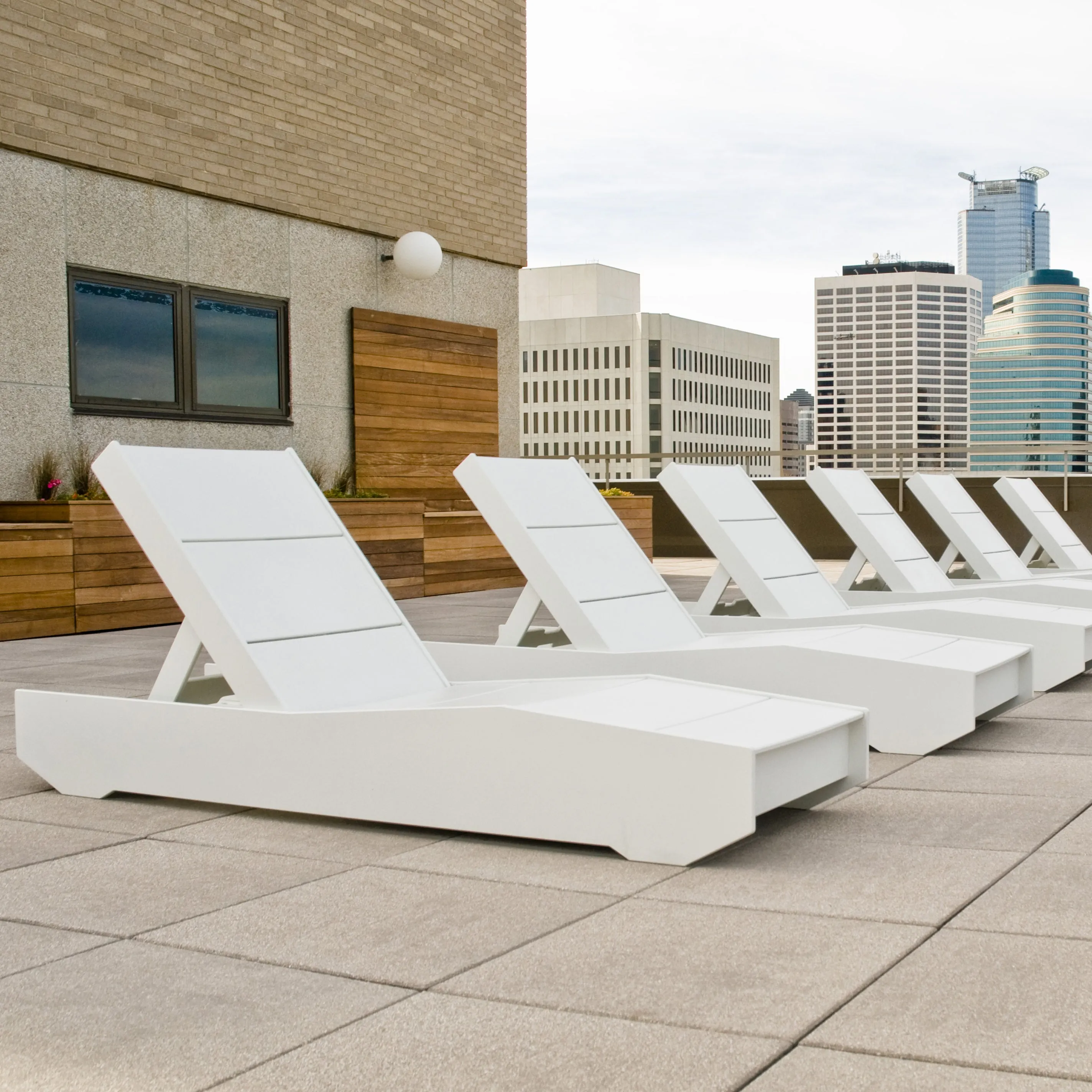 405 Chaise