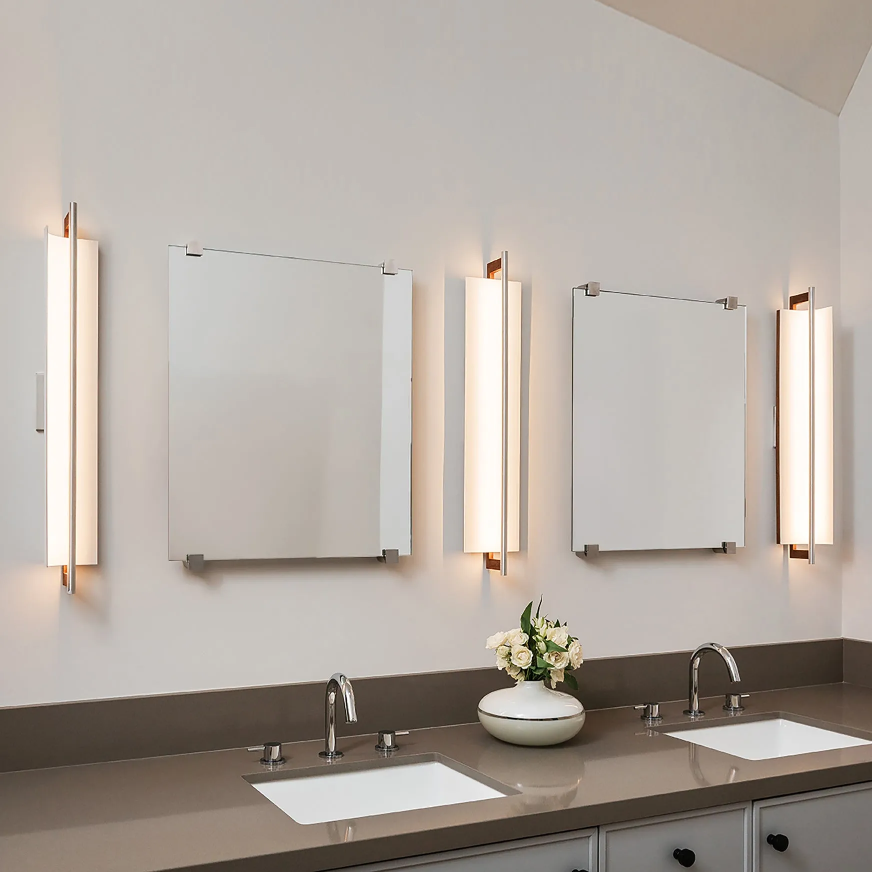 Allavo Medium LED Wall Sconce