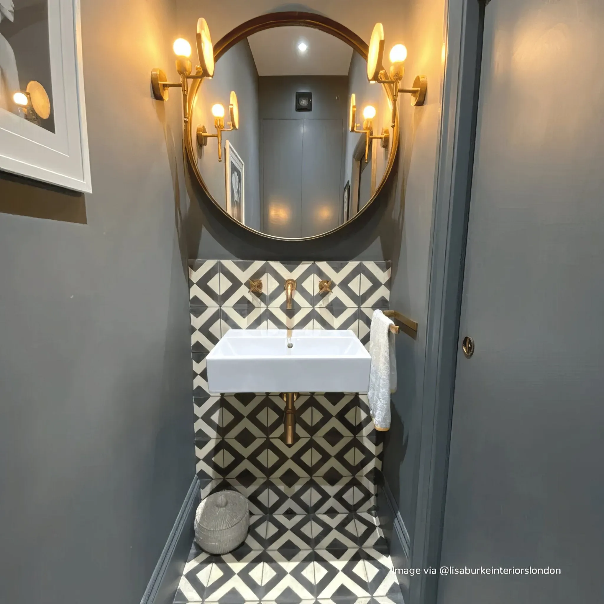 Black Vigo Tile