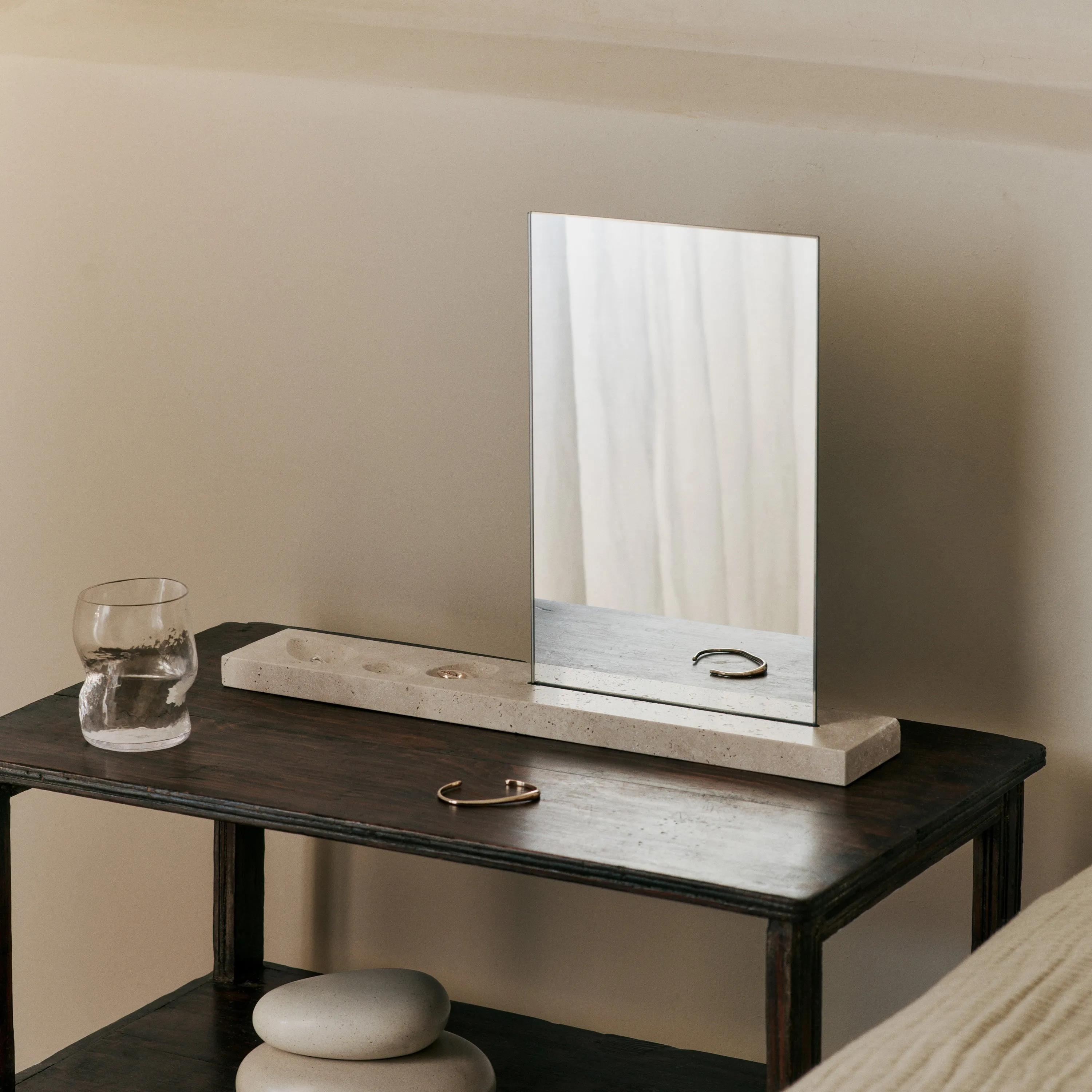 Caseta Table Mirror