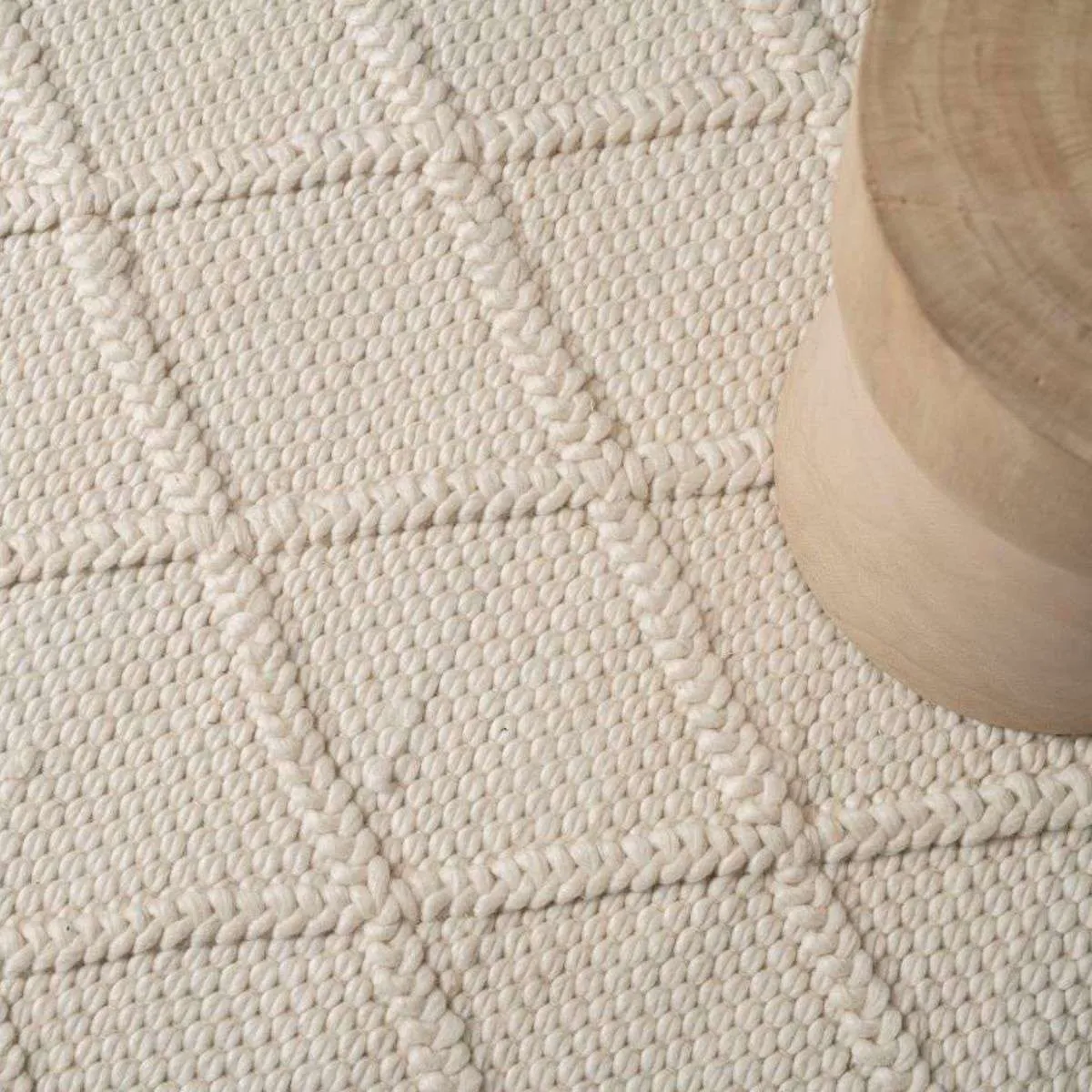 Hannah Diamond Wool Blend Floor Rug - Round Mocka