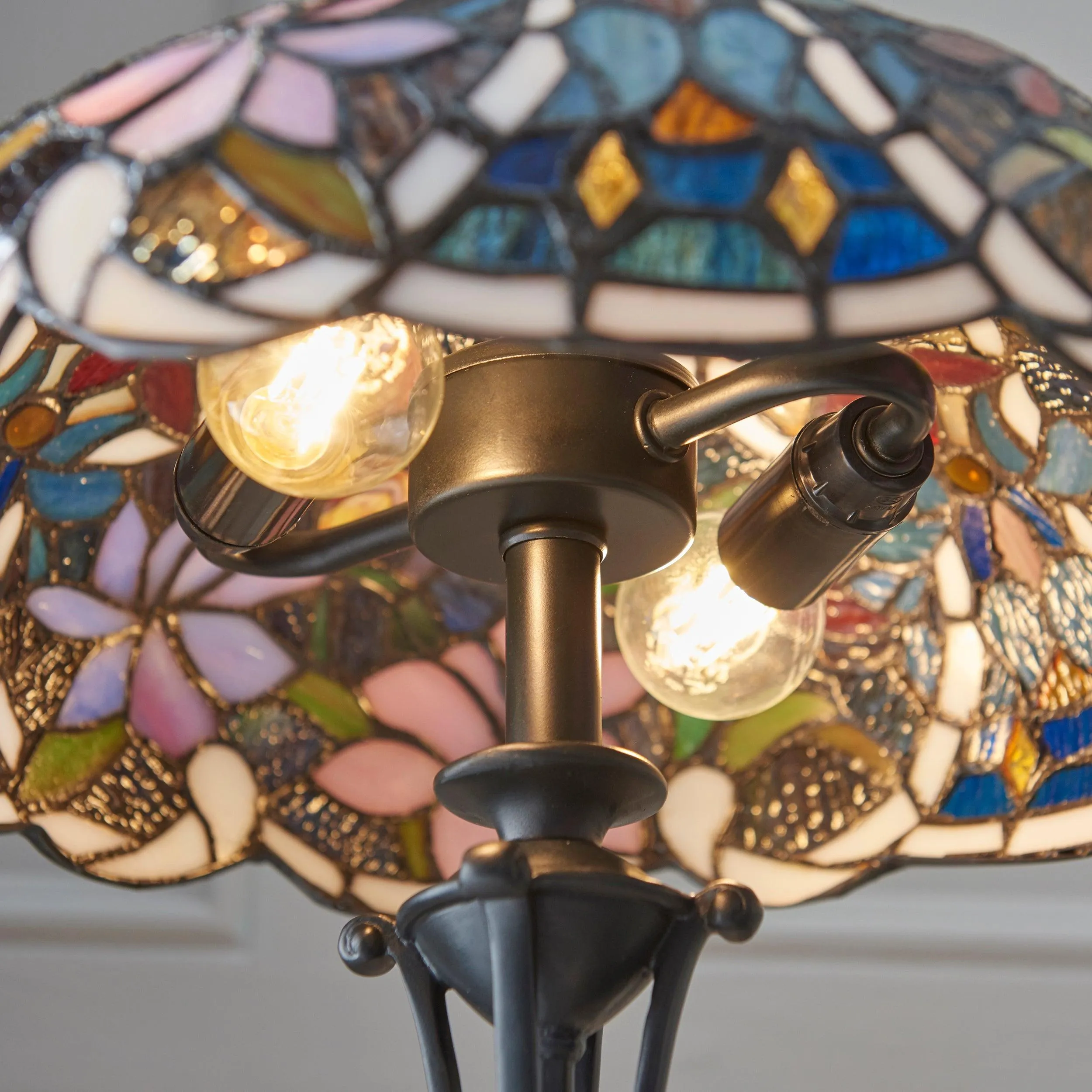 Interiors 1900 Sullivan Small Tiffany Bedside Table Lamp