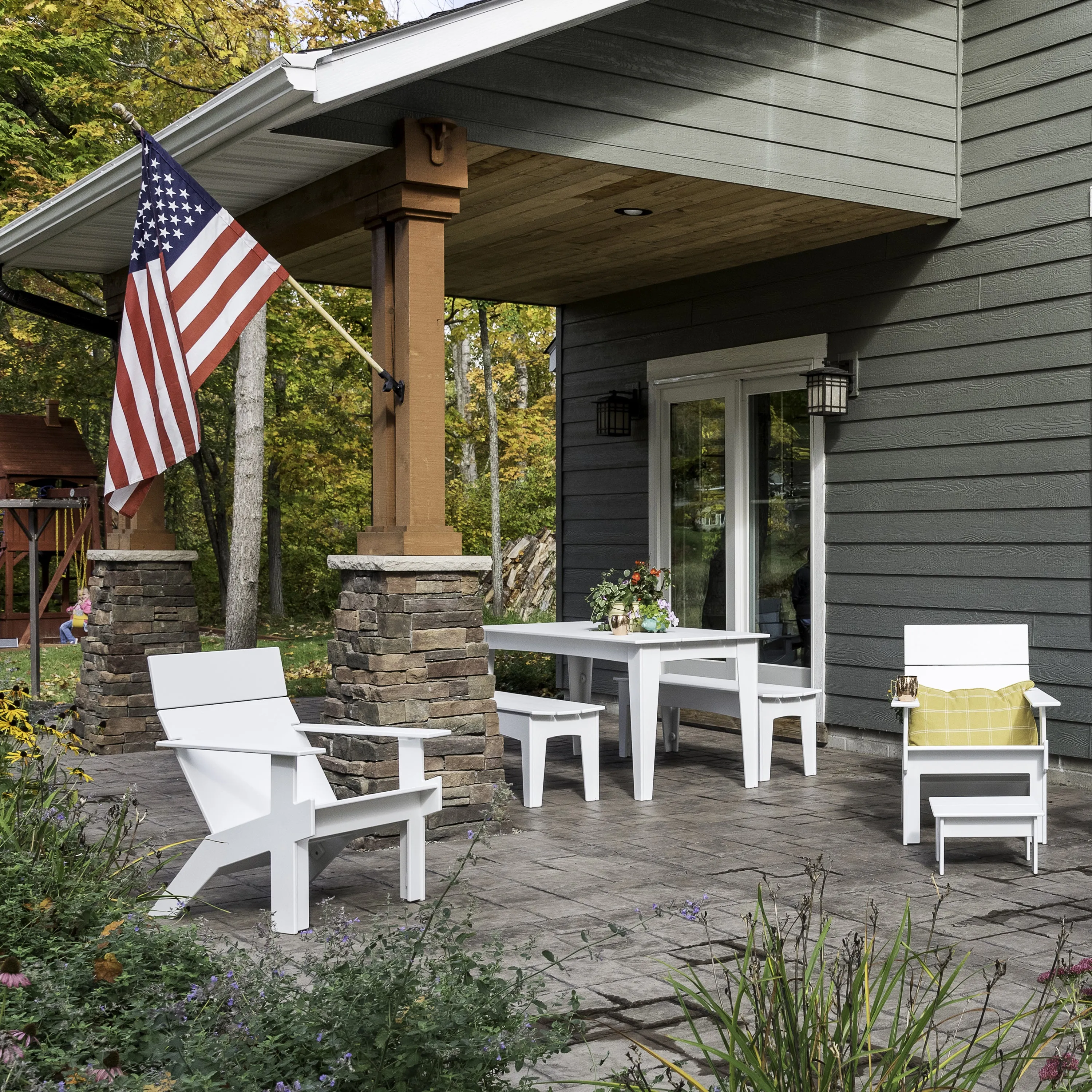 Lollygagger Picnic Bench