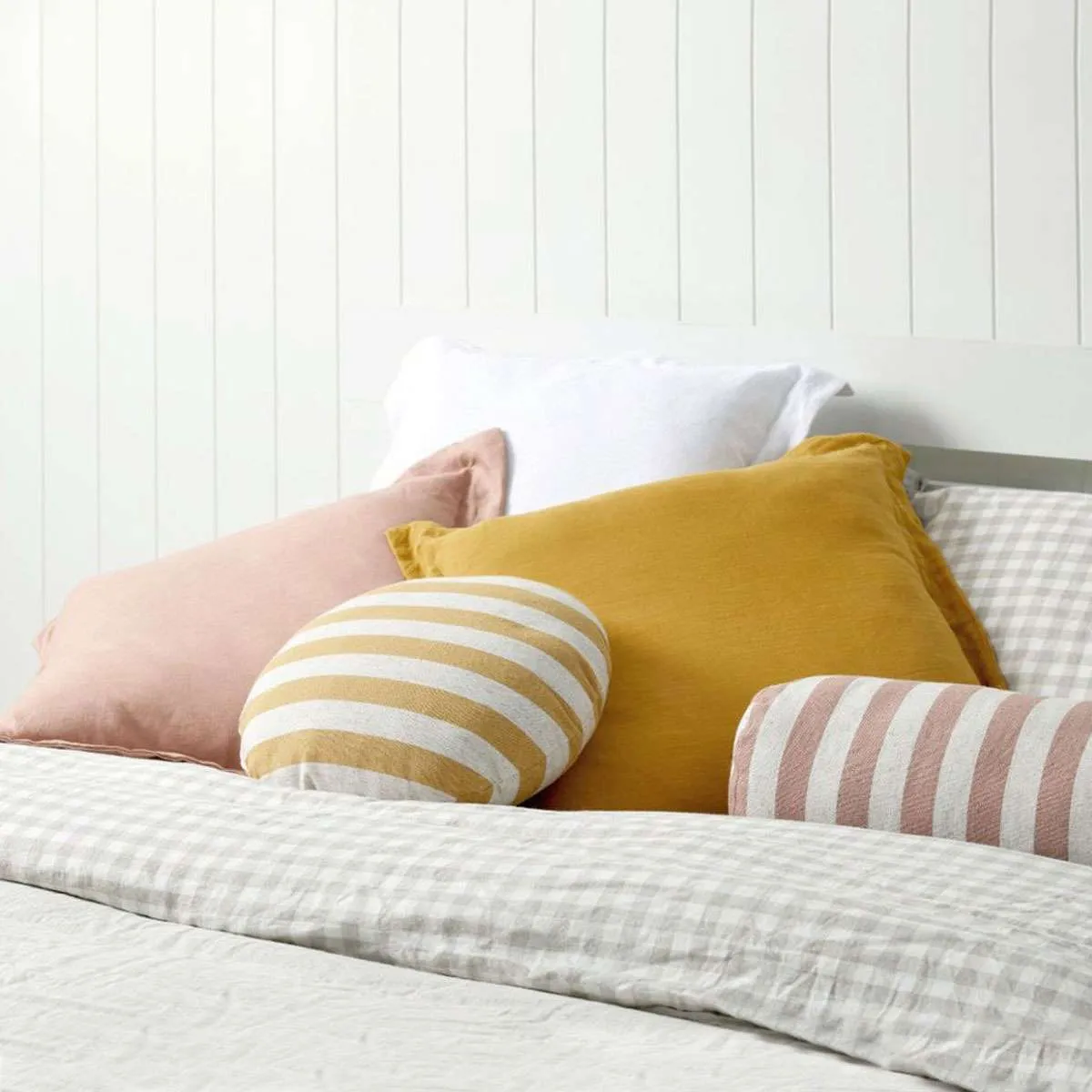 Mocka Linen Cushion - White Mocka