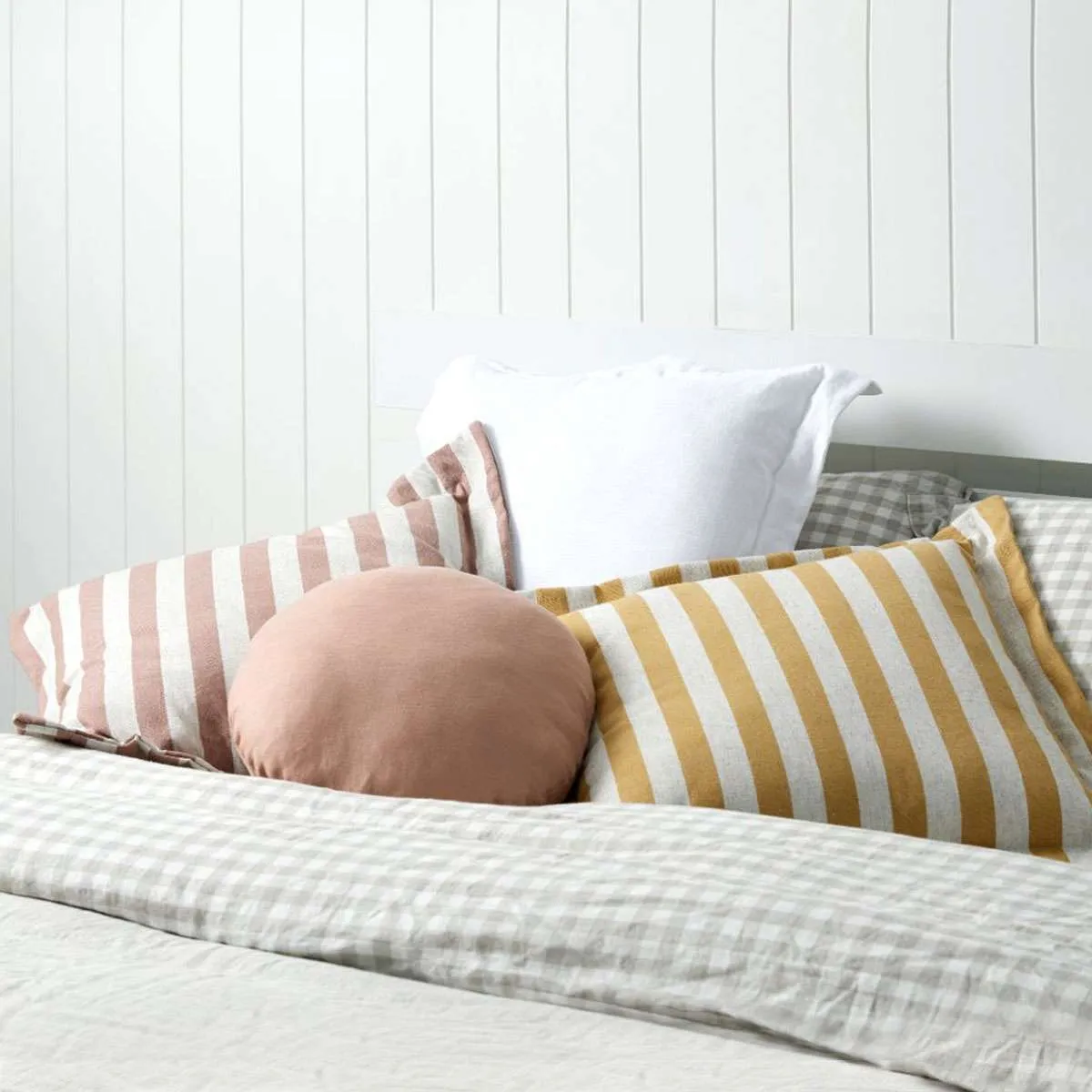 Mocka Linen Cushion - White Mocka