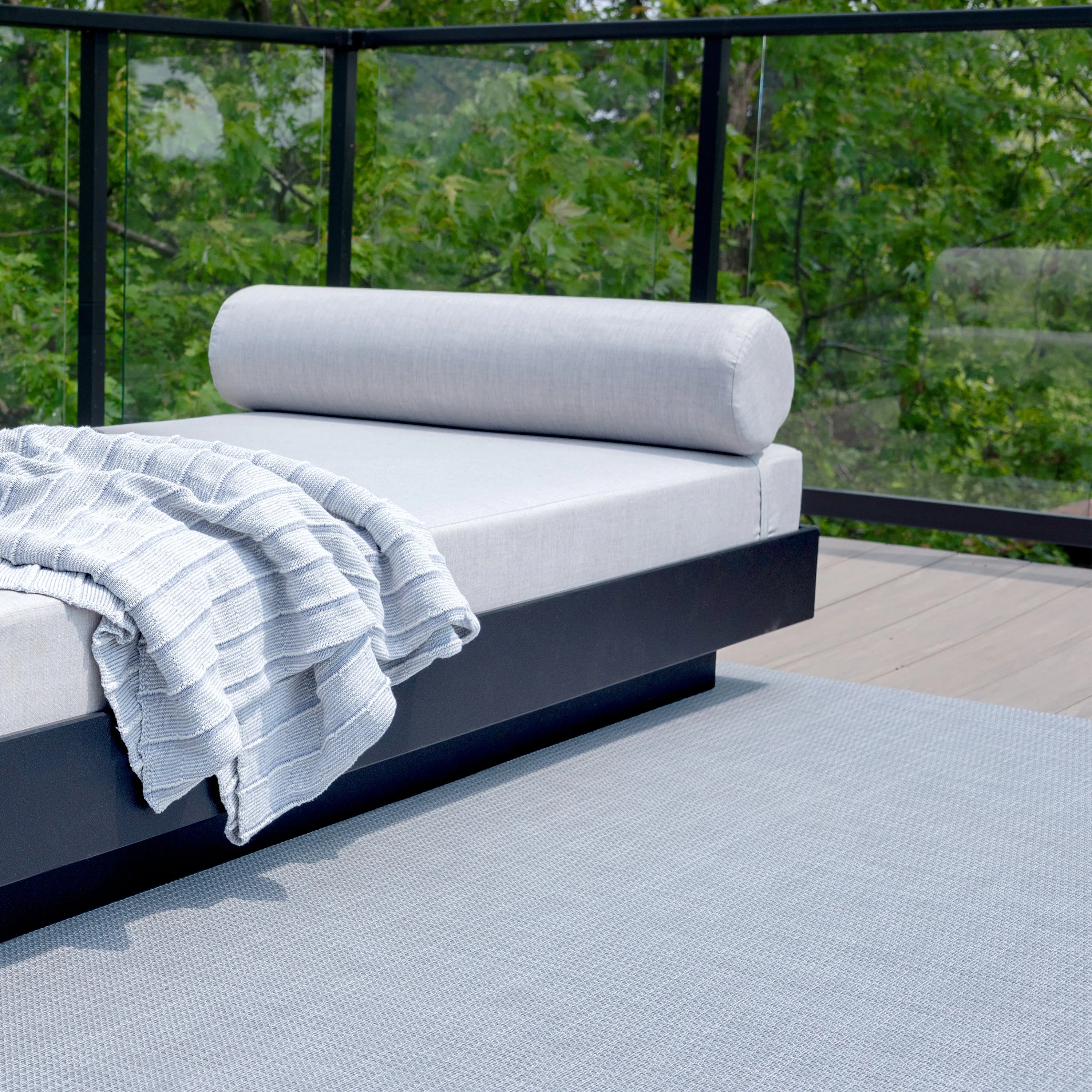 Platform One Daybed