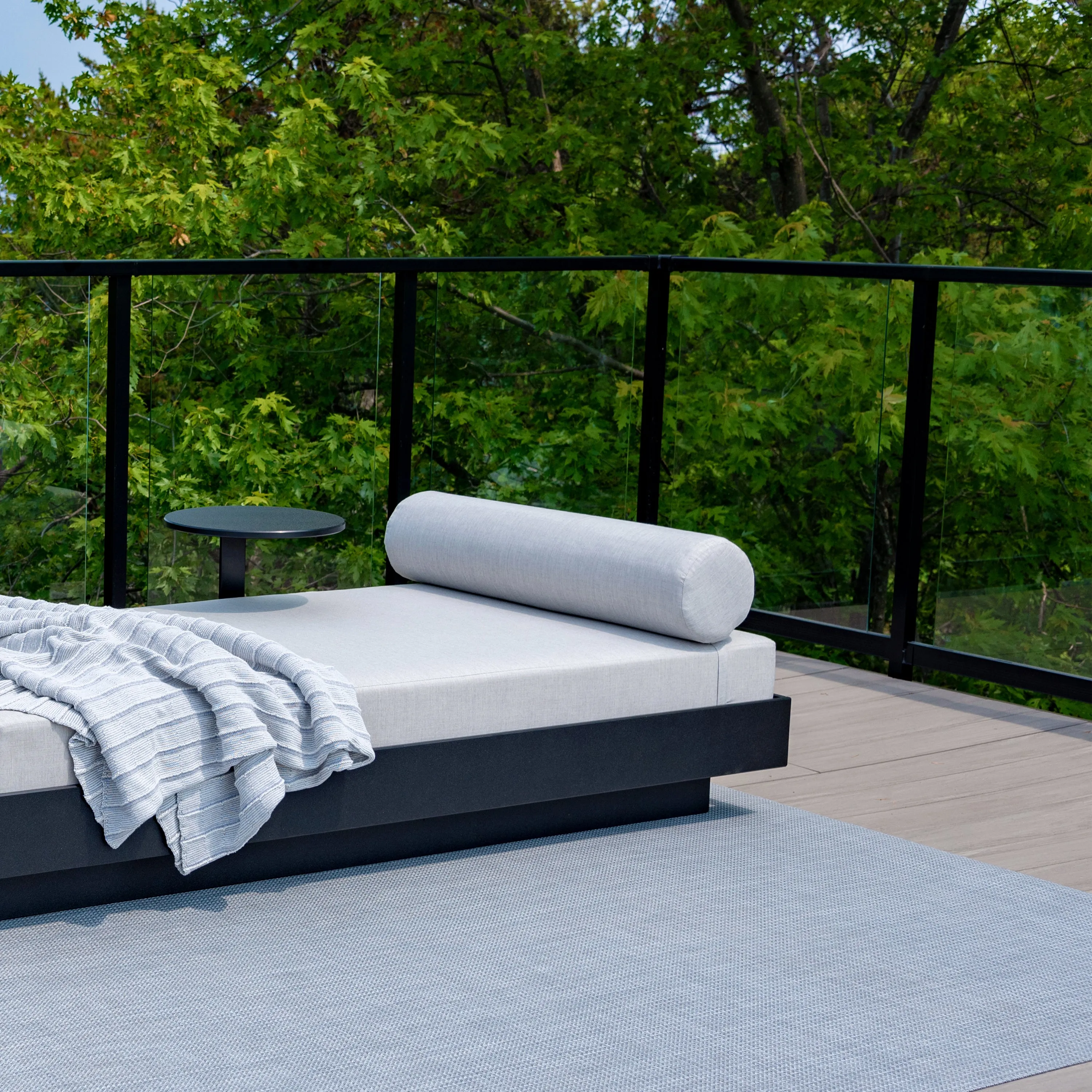 Platform One Daybed