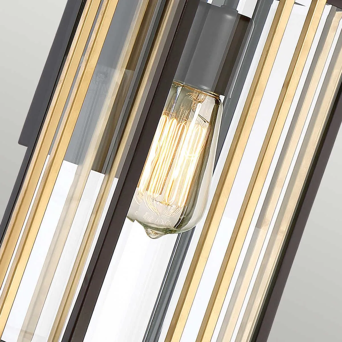 Quoizel Goldenrod Medium Outdoor Wall Light