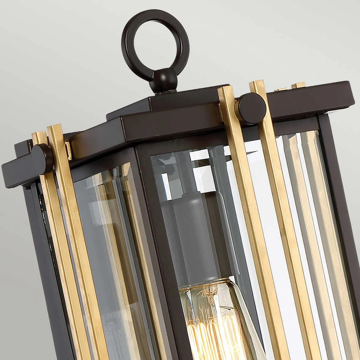 Quoizel Goldenrod Medium Outdoor Wall Light