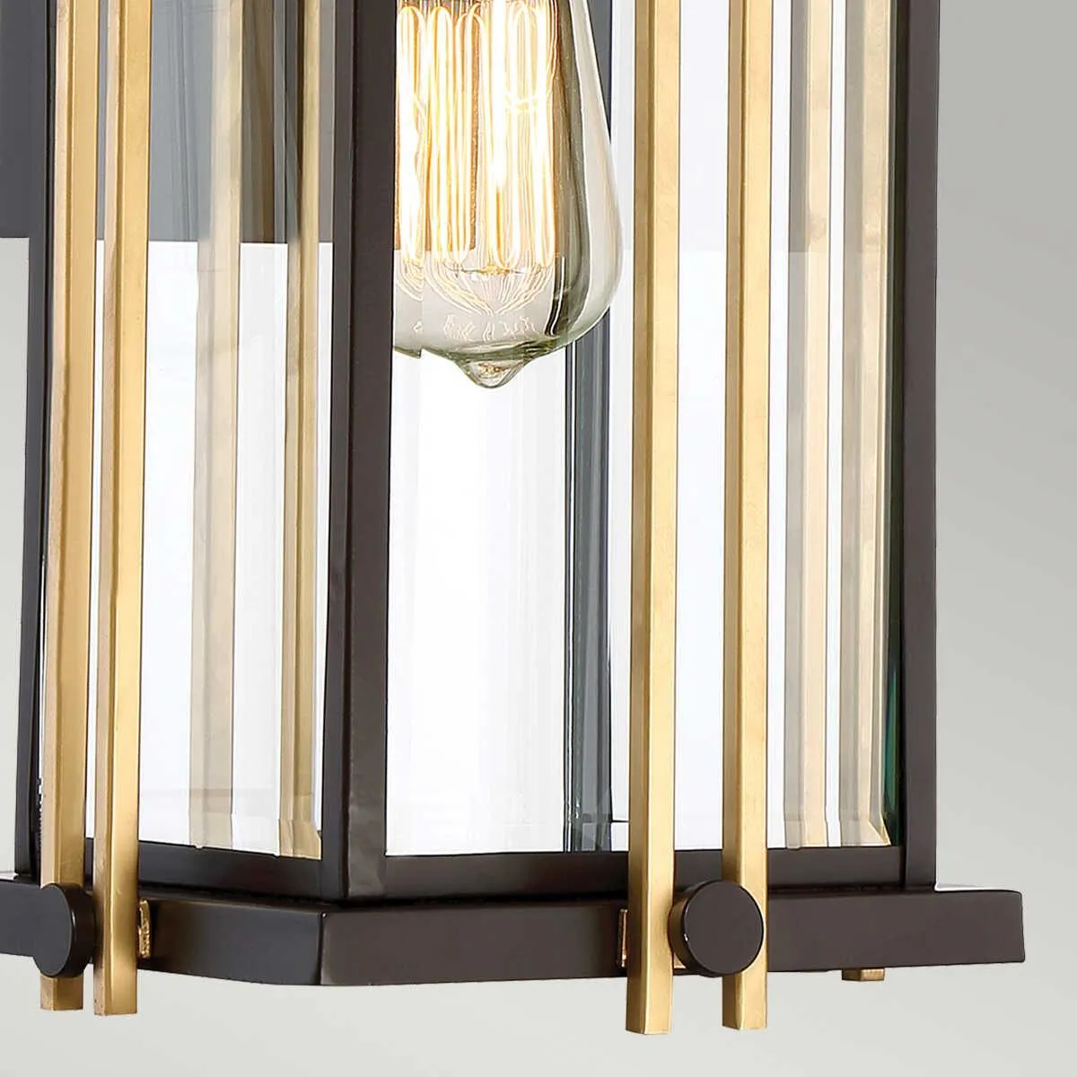 Quoizel Goldenrod Medium Outdoor Wall Light