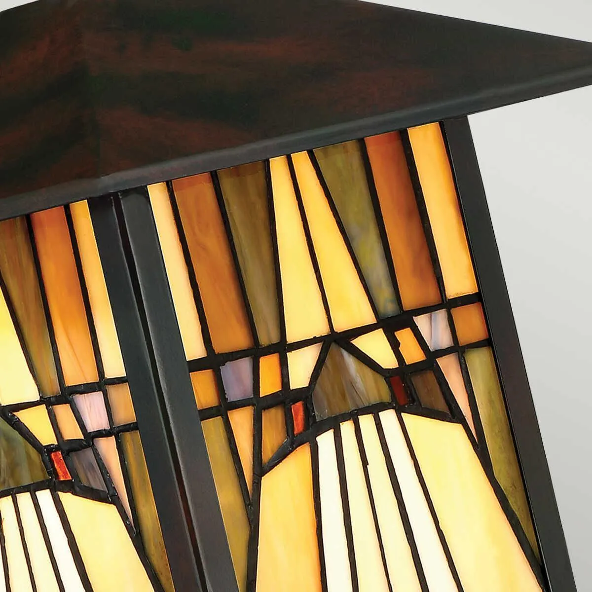 Quoizel Inglenook Medium Tiffany Outdoor Wall Light