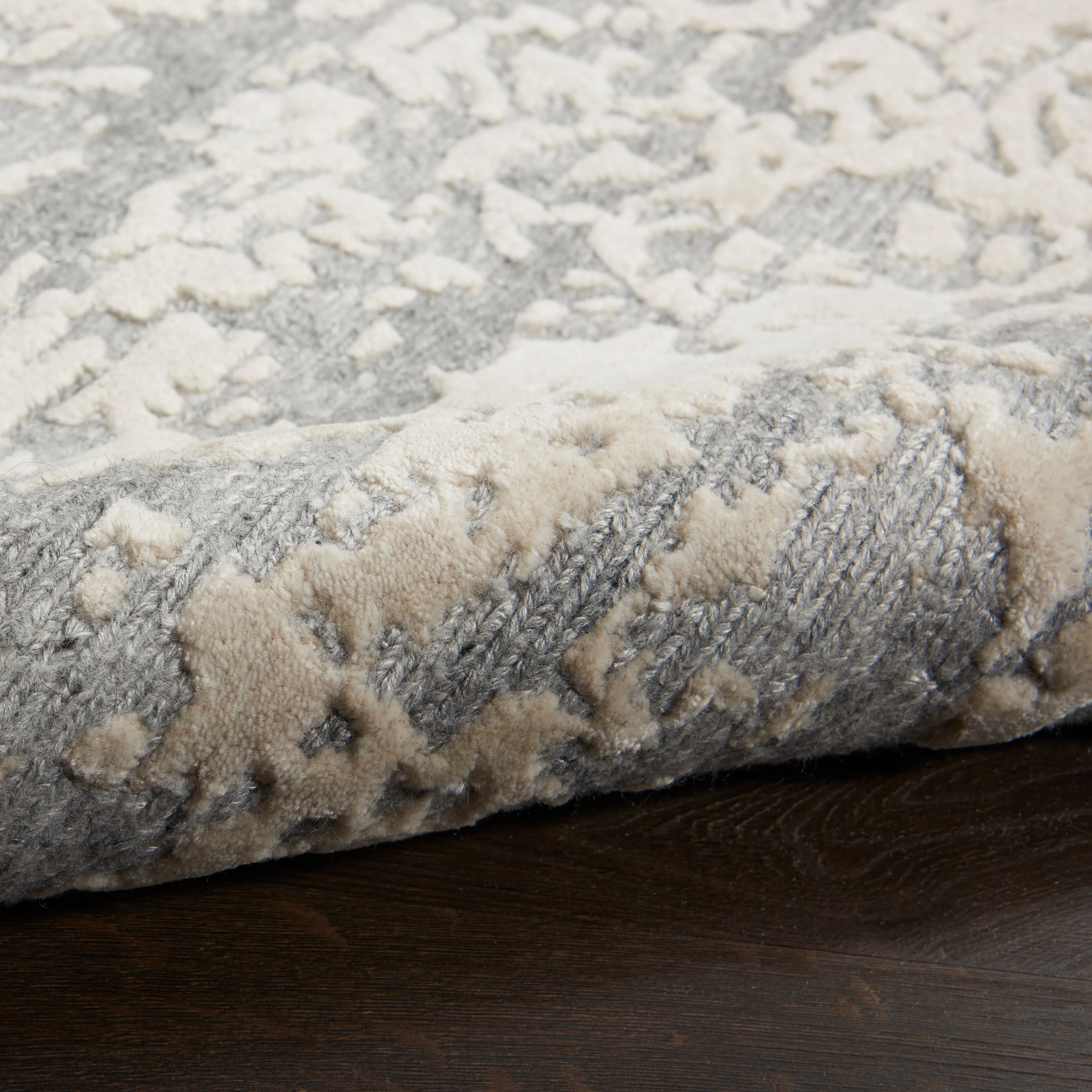 Silver Essentials Modern Wool Luxcelle Blend Rug