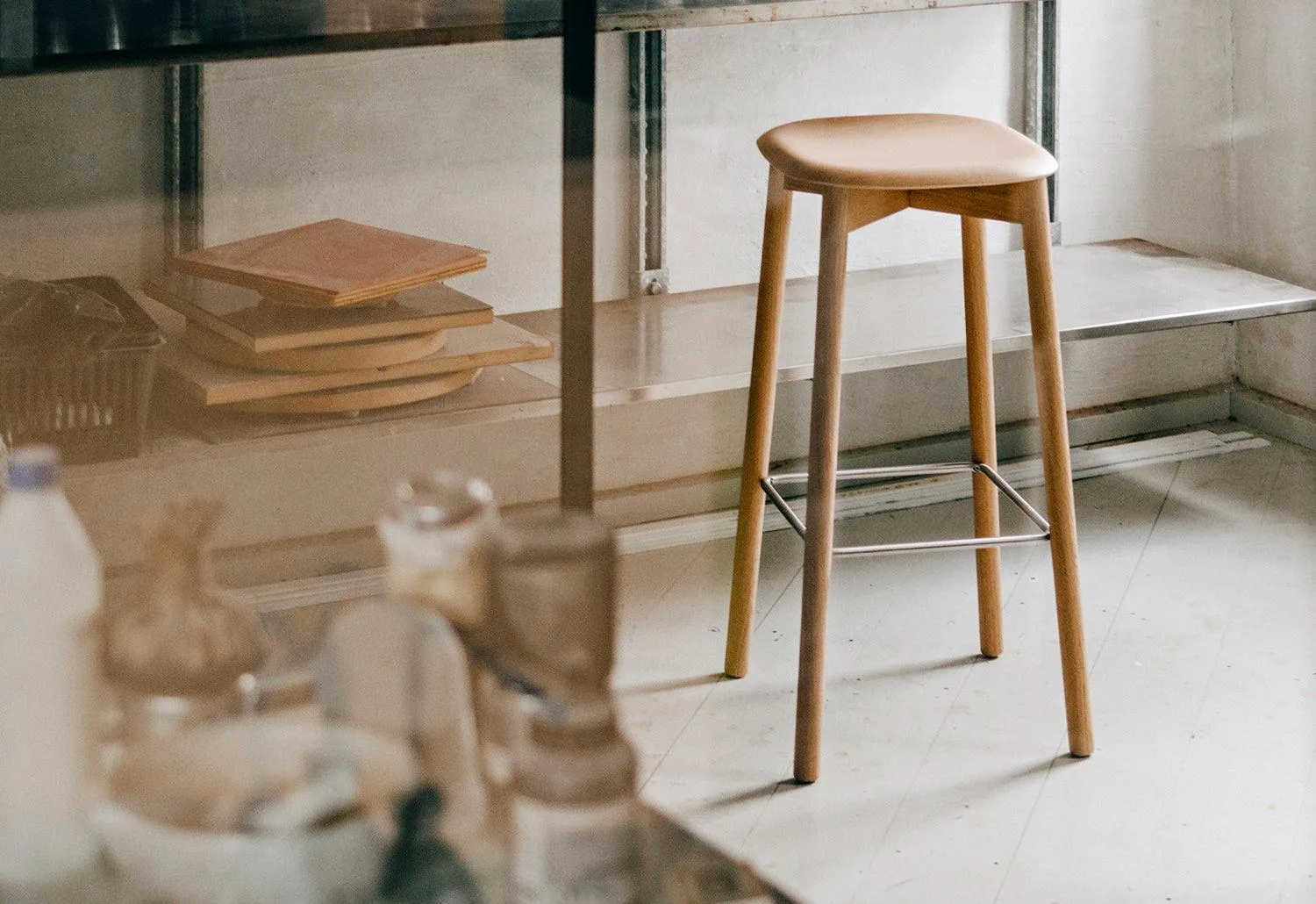 Soft Edge 82 Bar Stool