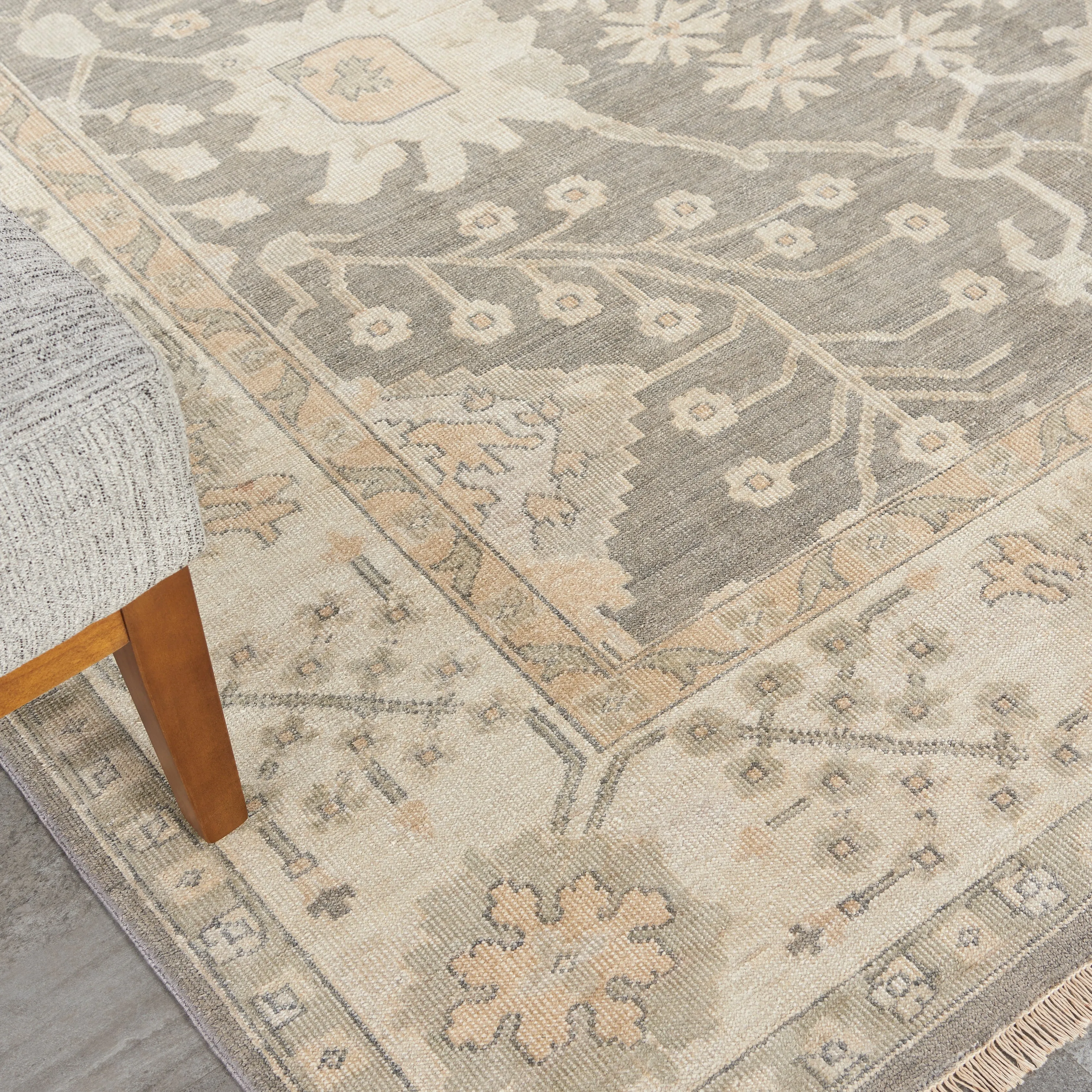 Vintage Essentials Style Rug - Pewter