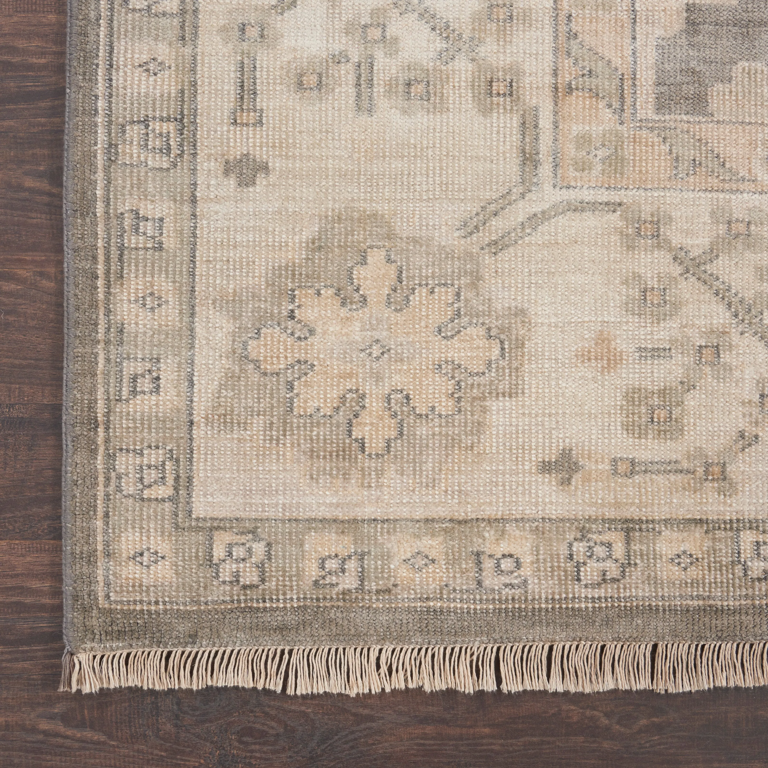 Vintage Essentials Style Rug - Pewter