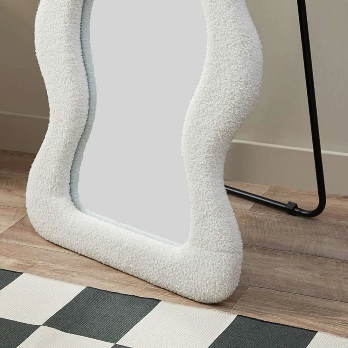 Wiggly Mirror - White Teddy Mocka